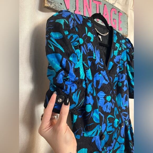 Vintage 80s Silk Floral Blue and Black Blazer with Rhinestone Button and Bow 1 - Picture 5 of 15